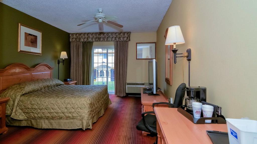 Rodeway Inn Huntington Station - Melville Exterior foto